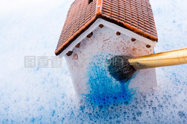 泡沫水中的城市幻影 清潔之外的深意